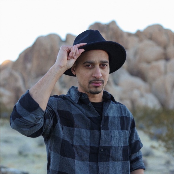 Meet your Posher, Fernando - Picture 1 of 1